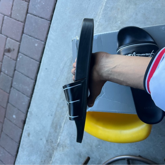 Versace slides cursive writing main image 5